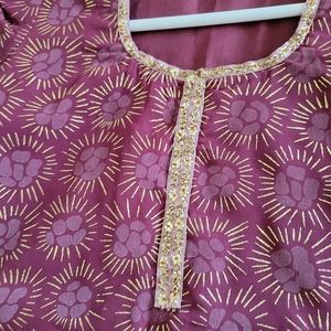 Gerogette kurta, with salwar. Gold embossing